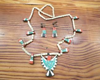 Vintage Santo Domingo Native American Necklace and Earrings