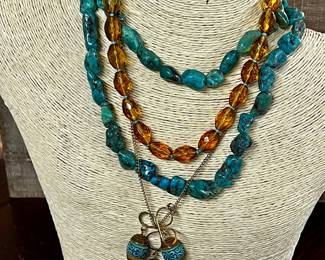 Fashion jewelry necklaces