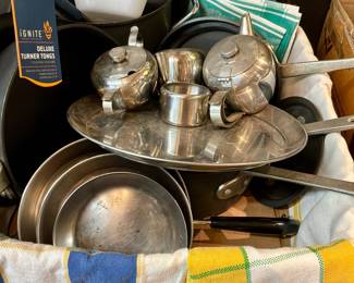 Miscellaneous kitchen items