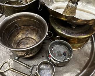 Collection of brass decor, accessories