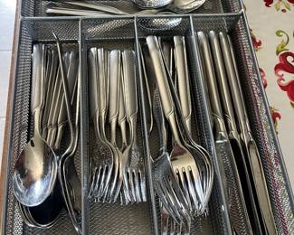 Stainless flatware