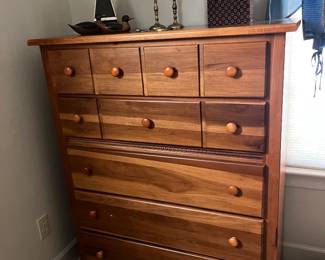 Chest of drawers