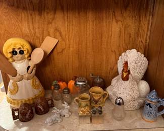 Vintage salt &’pepper shakers 