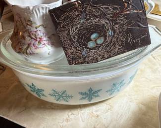 Pyrex casserole dish 