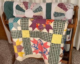 Quilts and fabulous quilt rack