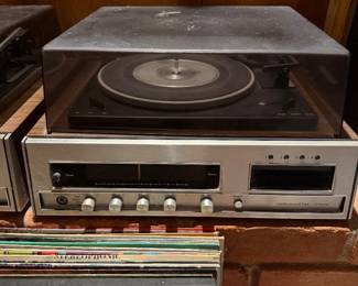 JC Penney Turntable w/radio 
