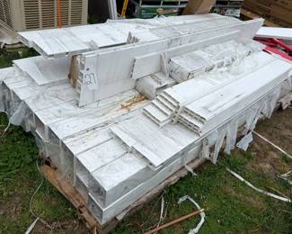 LOT OF FENCE PIECES