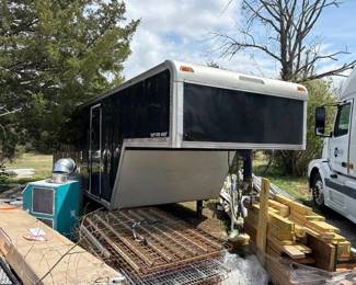 2004 ALBRIGHT ENCLOSED GOOSENECK TRAILER