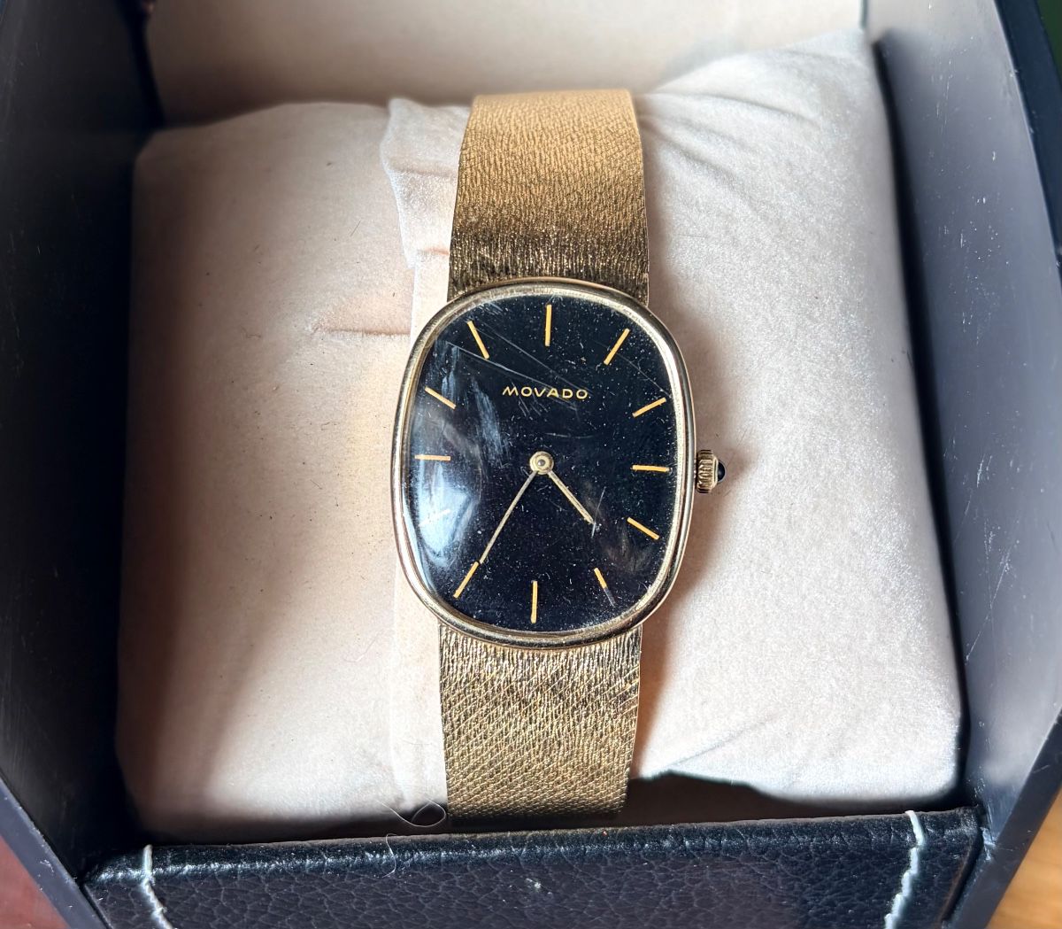 14 karat gold watch 44 g of 14 karat gold