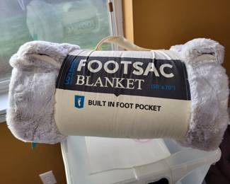 Footsac Blanket with built-in Foot Pocket