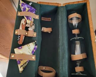 Picnic Basket for Beverages - inside