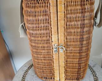 Picnic Basket for Beverages with shoulder strap