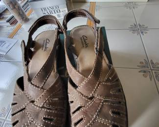 Sandal, size 7 1/2