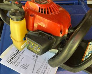 Gasoline hedge trimmer