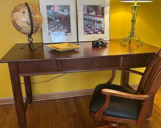 Desk (Bassett)
