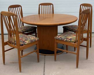 Skovby DC06T Teak "Lotus" Extending Dining Table & 5 Benny Linden Chairs