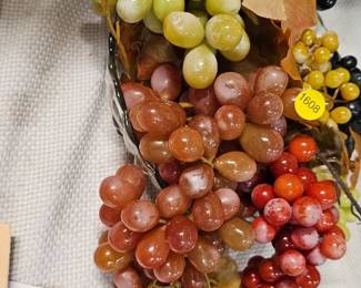 VINTAGE BUNCH OF GRAPES