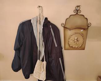 FOR SALE TILL 12:45, FREE IF NOT SOLD AT 1pm