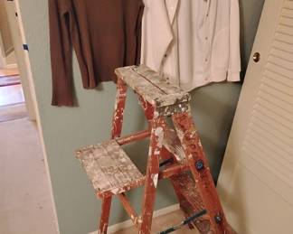 FOR SALE TILL 12:45, FREE IF NOT SOLD AT 1pm