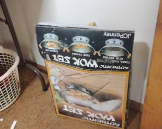 FOR SALE TILL 12:45, FREE IF NOT SOLD AT 1pm