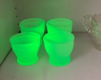 Set of 4 Uranium glass cups