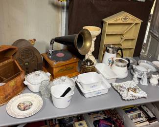 Corning ware, Thomas home phonograph, woodmouse house 