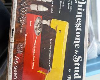 vintage 1974 Ronco Rhinestone & Stud Setter