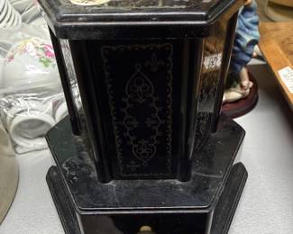 1940S SWISS HARMONY ROUNDELAY SPINNING CIGARETTE DISPENSER MUSIC BOX