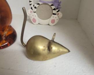 Brass mouse