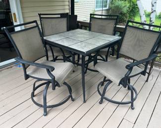 Outdoor Table & Chairs 