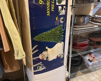 9ft Pre-lit Christmas Tree 
