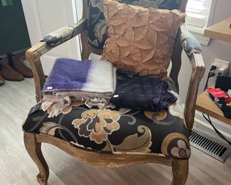 Accent Chair 