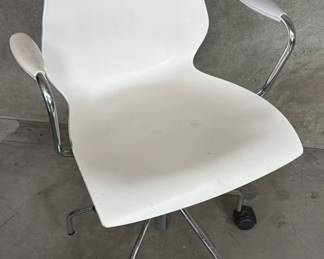 Kartel Maui swivel armchair with wheels