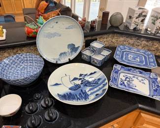 Lots of Meiji period, blue and white Imari china