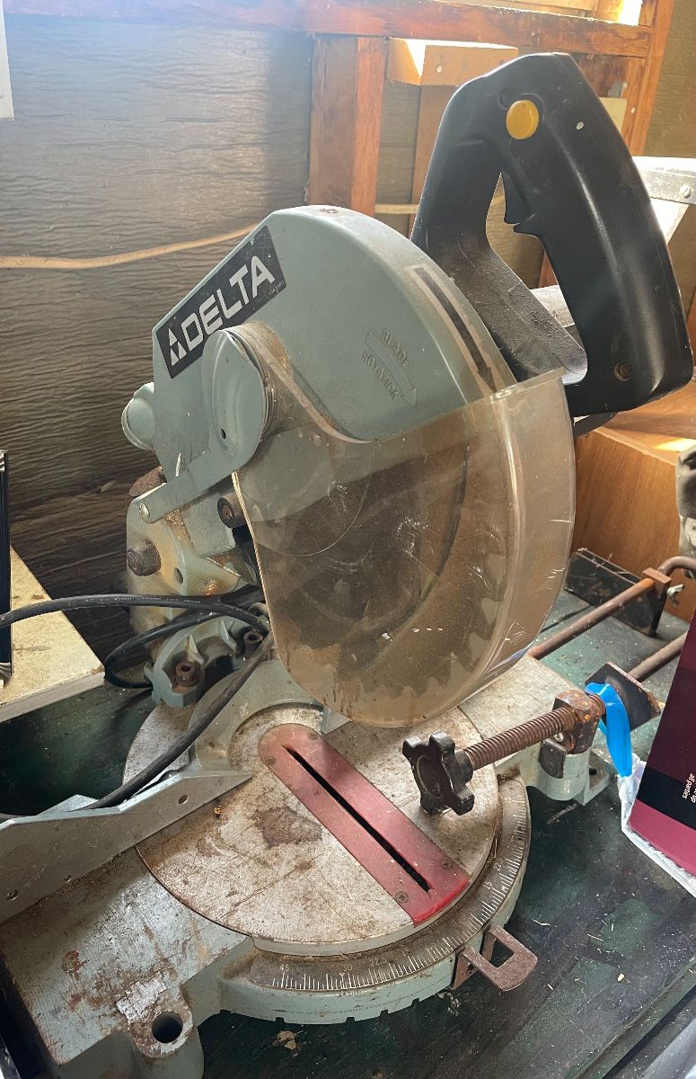 Delta Compound Miter Saw