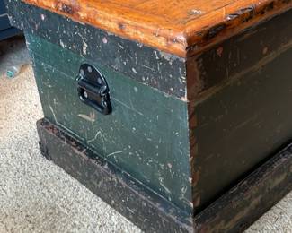 Antique trunk heavy duty chest