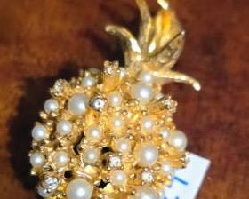 vintage Alice Caviness pineapple-shaped brooch decorated with faux pearls and rhinestones