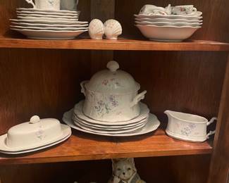 China hutch, China dish set