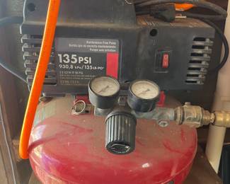 Porter-Cable 3.5 Gallon 135 PSI Pancake Electric Air Compressor