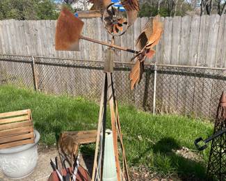 Metal rooster windmill