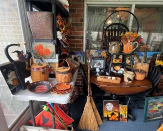 Longaberger, Williraye Studios, Boyd Bears, dining table, pillows, home and holiday decor