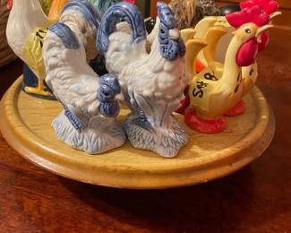 Salt and pepper shakers roosters hens lazy Susan