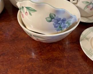 Pfaltzgraff garden party dish set
