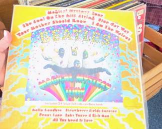 Records MAGICAL MYSTERY TOUR