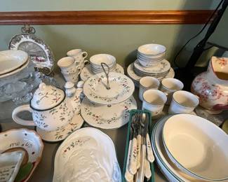 Christmas Pfaltzgraff dining ware Santa tea pot plate 