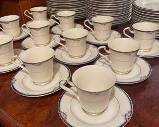 Mikasa Imperial Rose Fine Ivory Dish set Japan