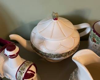 Christmas tea pot