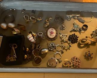 Vintage brooches, earrings