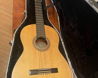 Guitar Yamaha CG100MA