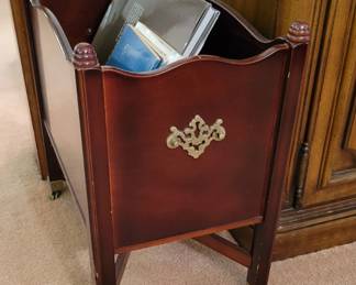 Magazine/book holder